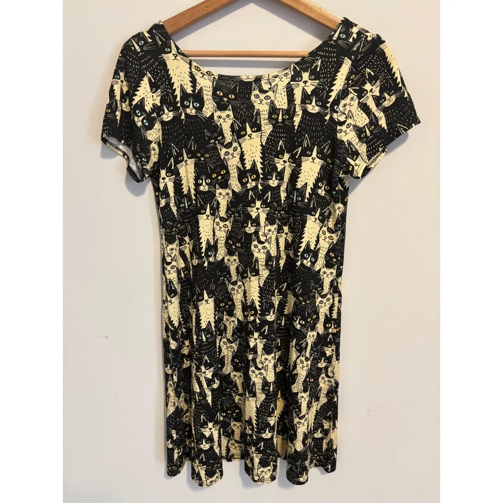 Salaam Clothing short sleeve
